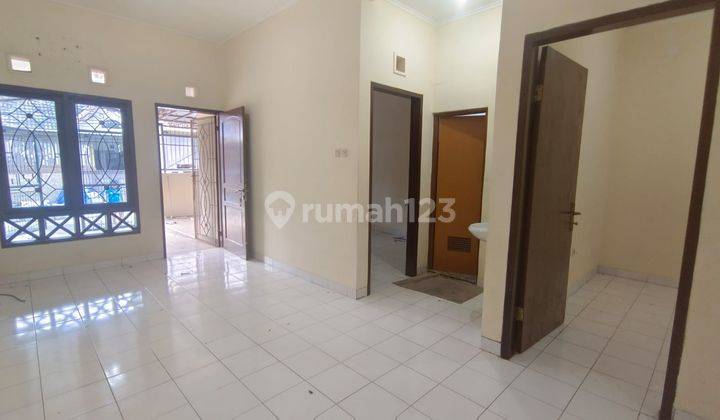 Di Sewakan Rumah Siap Huni di Royal Tangerang 12