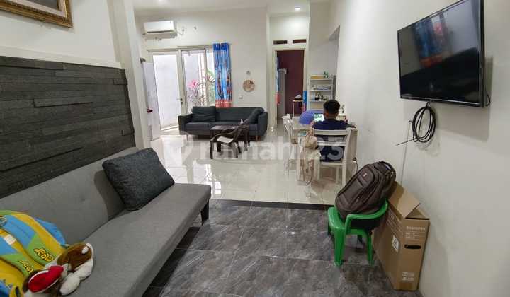Di jual rumah dua lantai di cluster canary gading serpong 