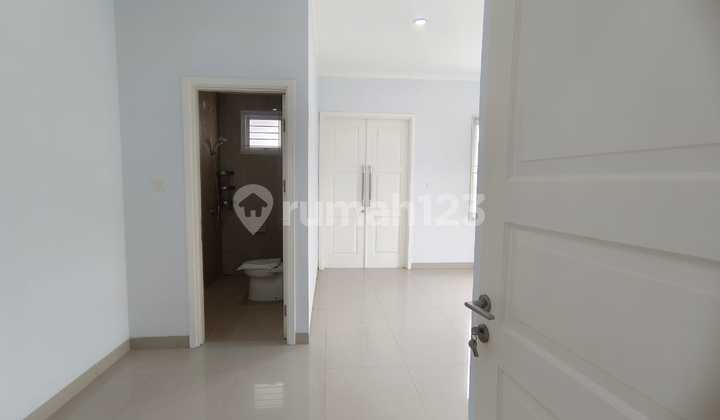 Split level 3-story house in Omaha, Gading Serpong, Tangerang 2