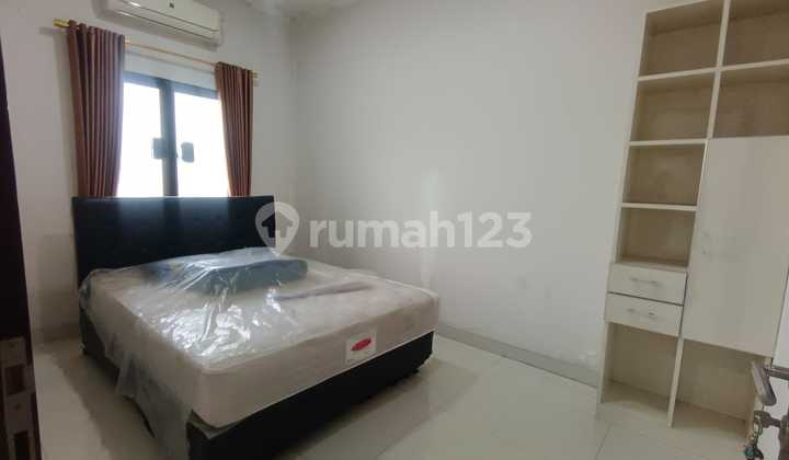 For sale: semi-furnished standalone house in Hollandia Lippo cluster. 2