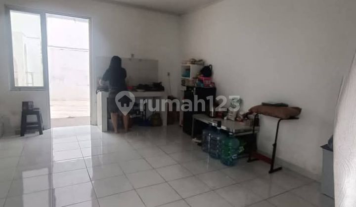 i jual rumah 2 lantai, halaman belakang luas di amalfi GS 2