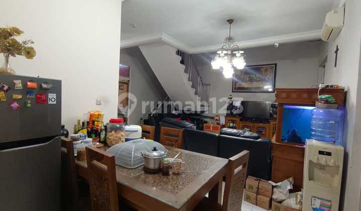 Di jual rumah 2 lantai di golf modernland Tangerang 