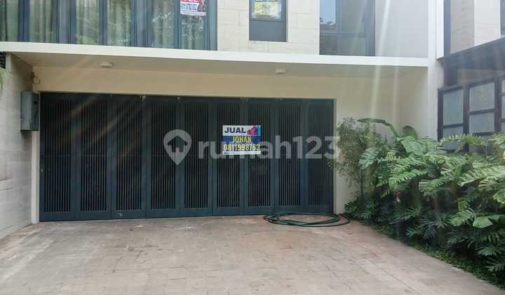 Dijual  rumah mewah full furnish di lancewood NAVAPARK BSDCITY 2