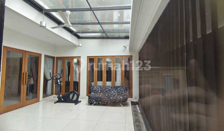 Dijual Rumah 2 Lantai Semu Furnish di Castilla Bsd City 2