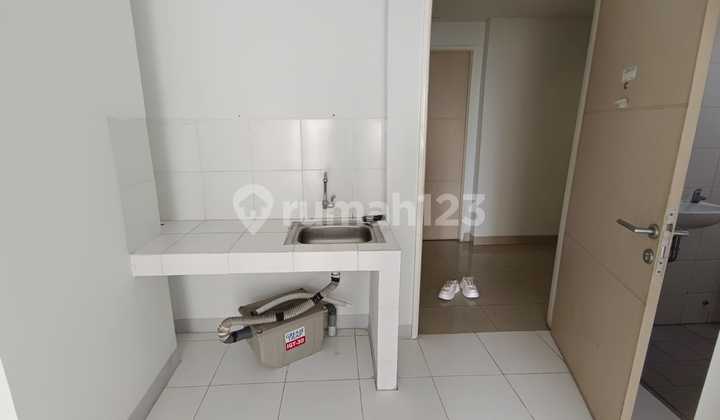 For sale at a loss, Ayodhya 2-bedroom apartment in Tangerang city.