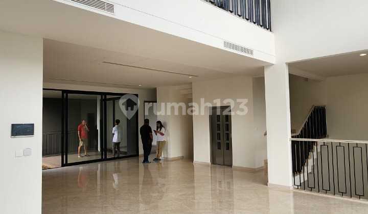 Dijual  Rumah mewah di cluster laurel Navapark BSD city  1