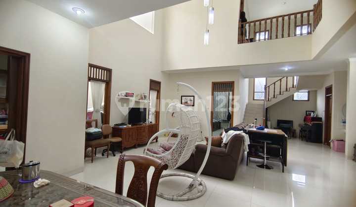 Dijual Rumah 2 Lantai Hook Fully Furnish di Sektor 1B Gading