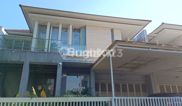 Rumah Mewah di Jalan Boulevard WBM. 1