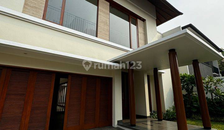 Rumah Modern Tropis 2 Lantai Private Pool Layout Lapang 1