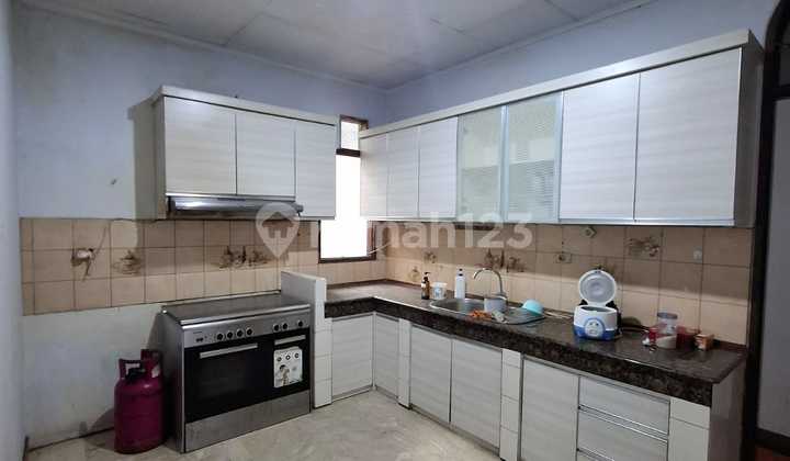 Disewakan Rumah Dalam Komplek di Mega Kuningan Cocok untuk Embassy dan Company 2