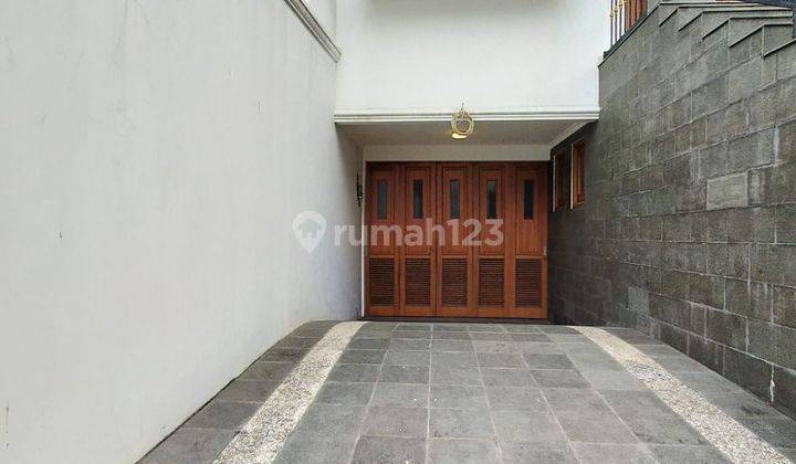 Rumah Modern Minimalis 2 Lantai Dekat Kampus Upn 2