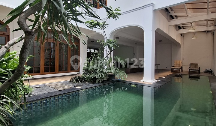 Luxury House for Rent in Menteng, Quiet Location
