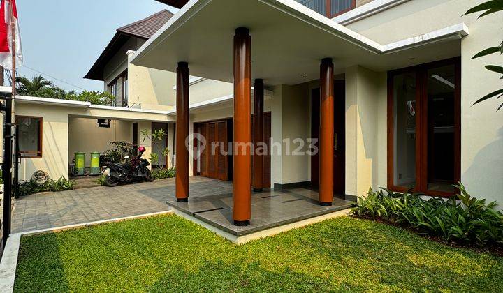 Rumah Modern Tropis 2 Lantai Private Pool Layout Lapang 2