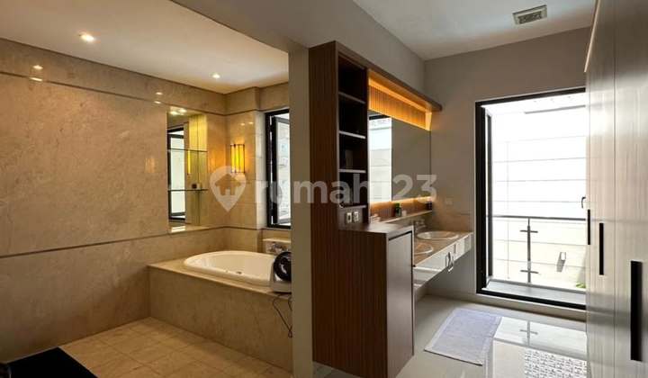Satu Satu Nya di Mega Kuningan..Rumah dengan Private Lift 2