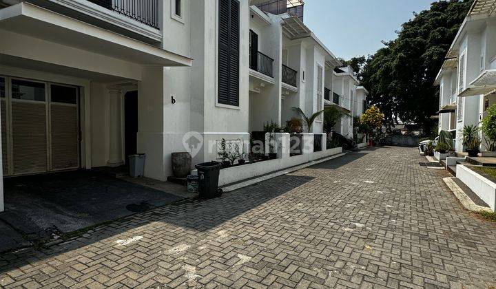 Disewakan Rumah Mewah Private Pool di Lokasi Prime Kemang Jaksel 1