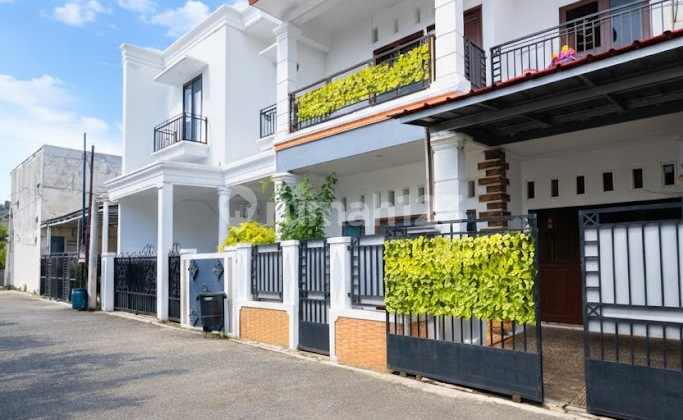 Rumah Cantik Dalam Komplek di Cipayung Jakarta Timur, Dekat Tol