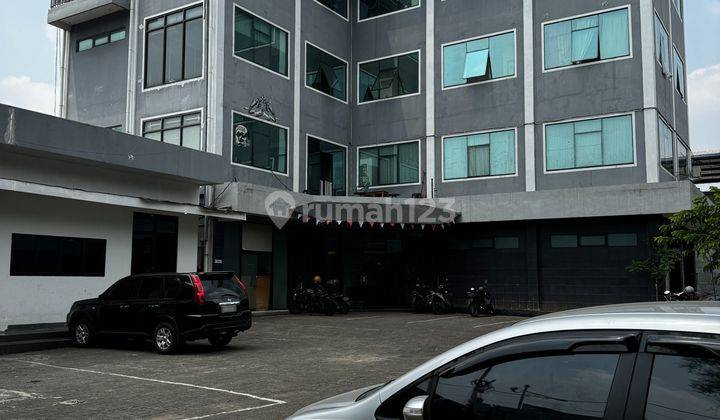 Gedung 4 Lantai Siap Pakai Kondisi Terawat Dekat Kawasan Bisnis Slipi 1