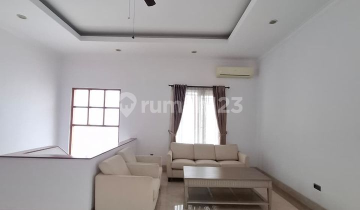 Disewakan Rumah Menteng Parkiran Luas Cocok untuk Kantor 2