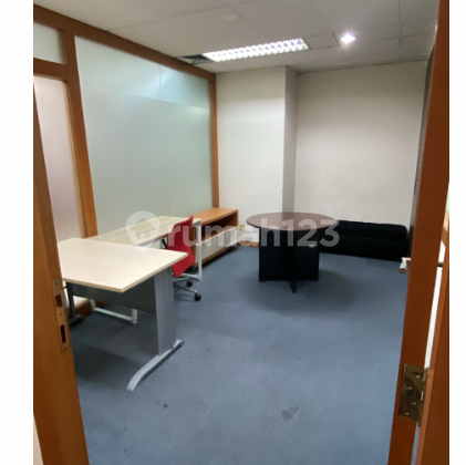 DISEWAKAN OFFICE SPACE SEMI FURNISH 70m2