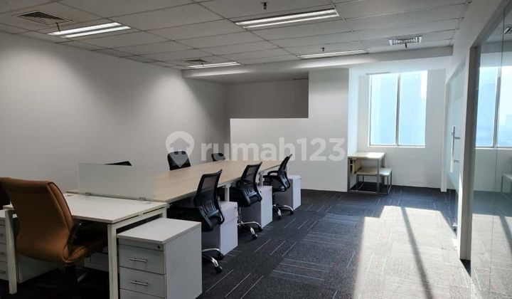 For Rent New Fully Furnished 136m2 Office Space in Menara 165, South Jakarta