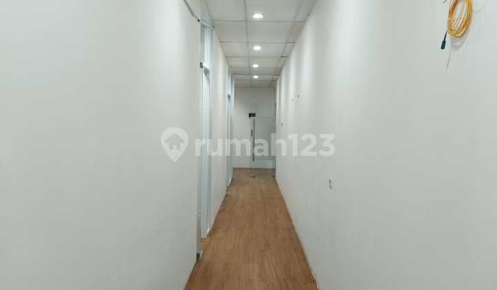 READY-TO-USE OFFICE SPACE IN BELTWAY AMPERA, SOUTH JAKARTA