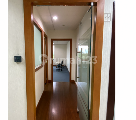 DISEWAKAN OFFICE SPACE SEMI FURNISH 70m2 DISEWAKAN OFFICE SPACE SEMI FURNISH 70m2