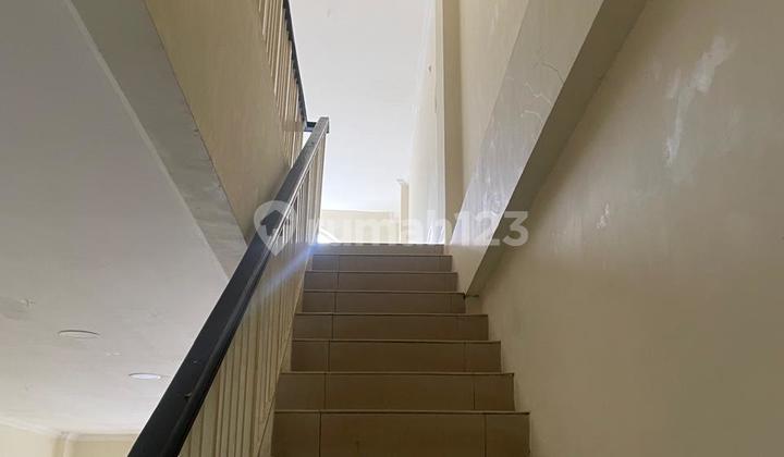 Jarang Ada Ruko Boulevard di Greenlake City