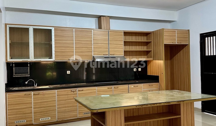 Harga Ambyar Rumah Besar Di Resone Bsd 2