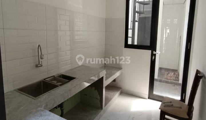 Full Renovasi Rumah 2 Lt Di Metland Puri 2