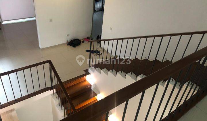 Di jual mura rumah besar dan asri di Bsd 2