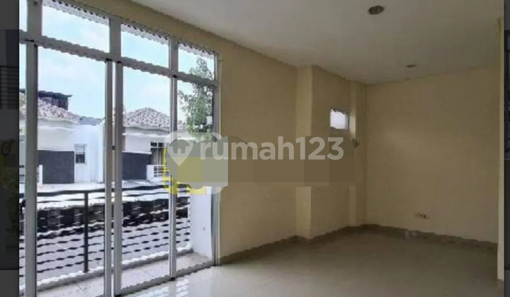 Murah Rumah Lebar 8 di Greenlake City 2