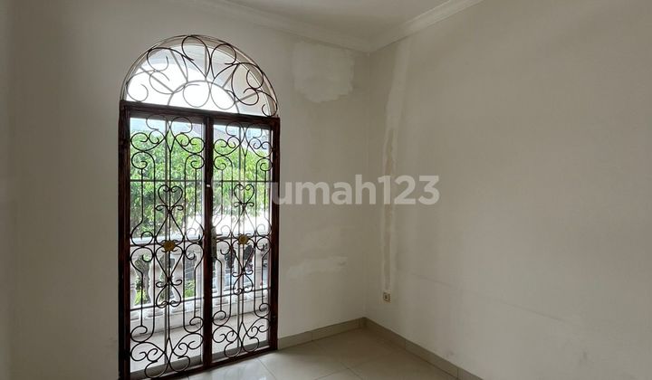 Large House in Greenlake City, Cheap and Good 2