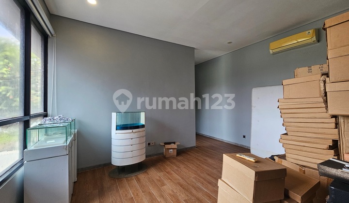 Rumah Mewah View Danau Scarlet 2