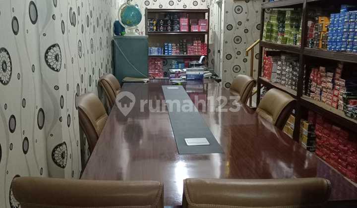 Cheap Shophouse in South Peta Kalideres, Move-in Ready! 2