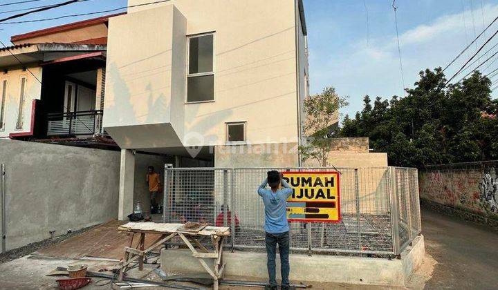 Jarang Ada! Dijual 1 Unit Rumah Siap Huni Karya Arsitek Indonesia Rumah Unfurnished Baru SHM - Sertifikat Hak Milik di Tanah Baru 1