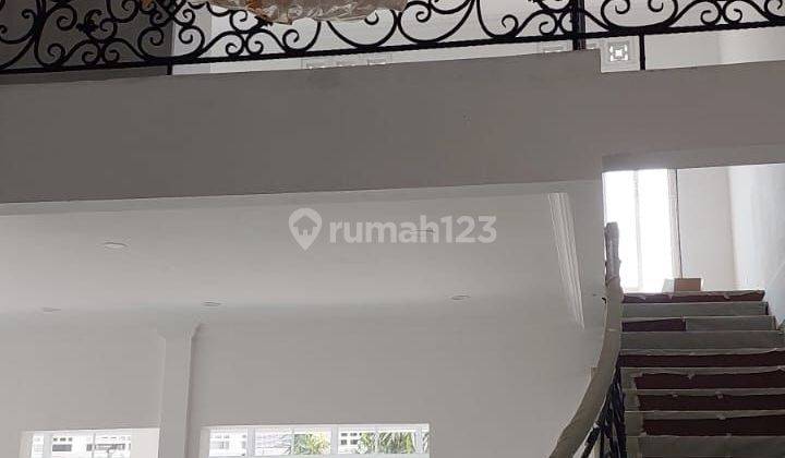 Rumah mewah siap huni di Menteng  1