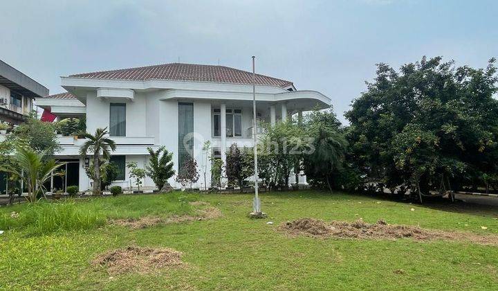 Rumah mewah halaman luas dan asri di pondok gede 2