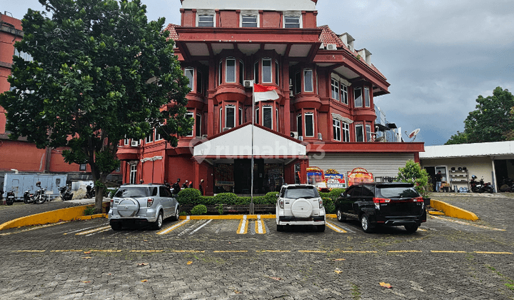 Gedung 4 Lantai Zona Komersial Di Pejaten  2