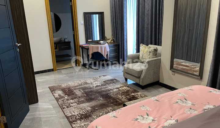 Ready-to-Occupy House Comfortable Environment Bali View Cirendeu Excellent 2