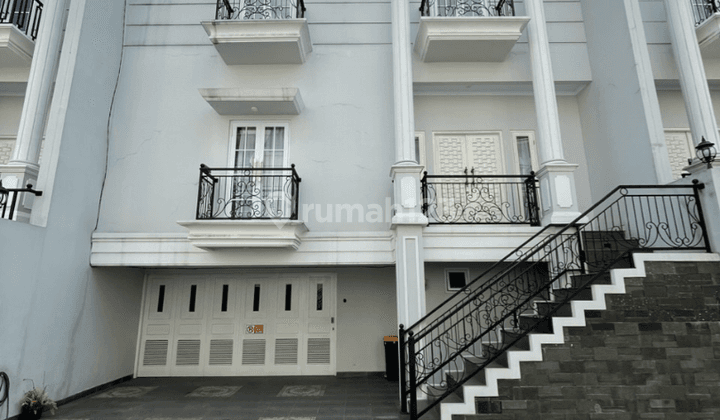 Harga Bagus Rumah Cantik Dalam Townhouse di Jagakarsa 1