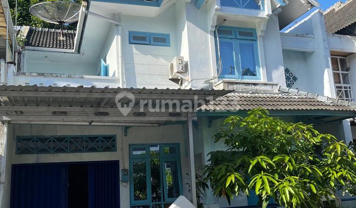 Ready-to-Occupy House Close to the City Center