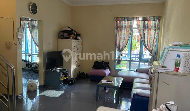 Ready-to-Occupy House Close to the City Center 2