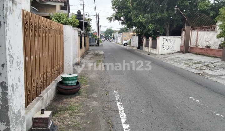Rumah Tengah Kota Pinggir Jalan Strategis 2