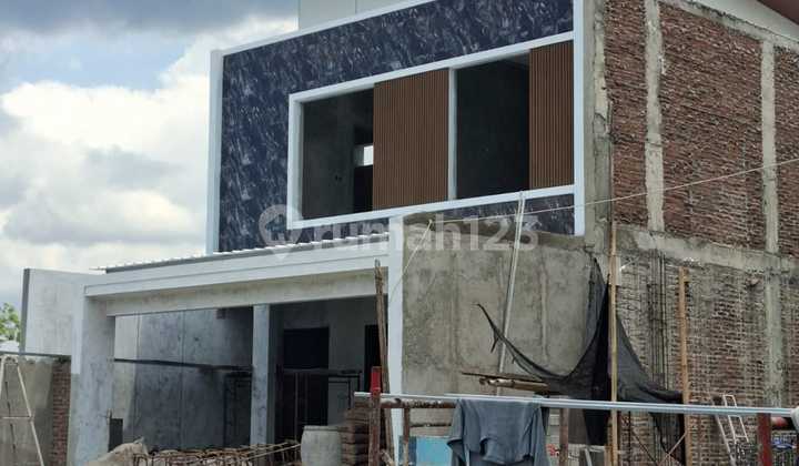 Rumah Baru 2 Lantai Full Furnished Dekat Sd Model