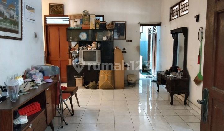 House Inside the Ring Road Near the City and Campus 2