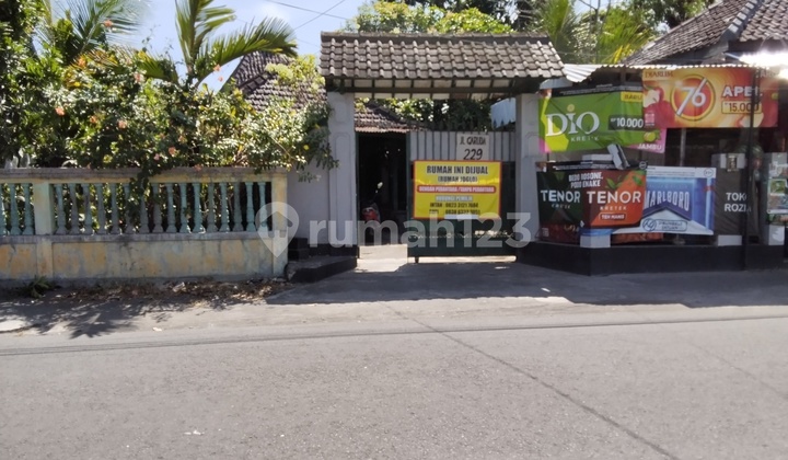 Rumah Joglo Cocok Untuk Homestay Parkir Luas