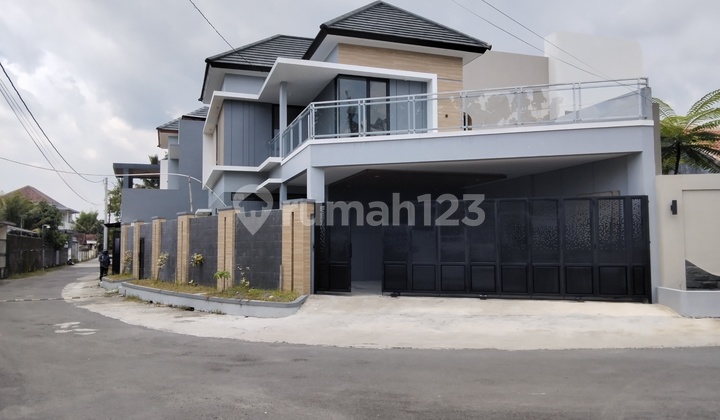 Rumah Mewah Full Furnished Lingkungan Nyaman Rumah Mewah Full Furnished Lingkungan Nyaman