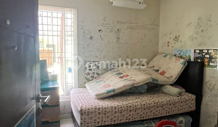 For sale, ready-to-occupy Premier Park 2 Modernland home. 2