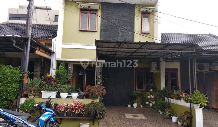 Dijual Rumah 2 Lantai Terawat Dalam Cluster Lokasi Strategis