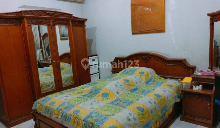 Dijual Rumah Singgasana Bagus Terawat Menarik 2